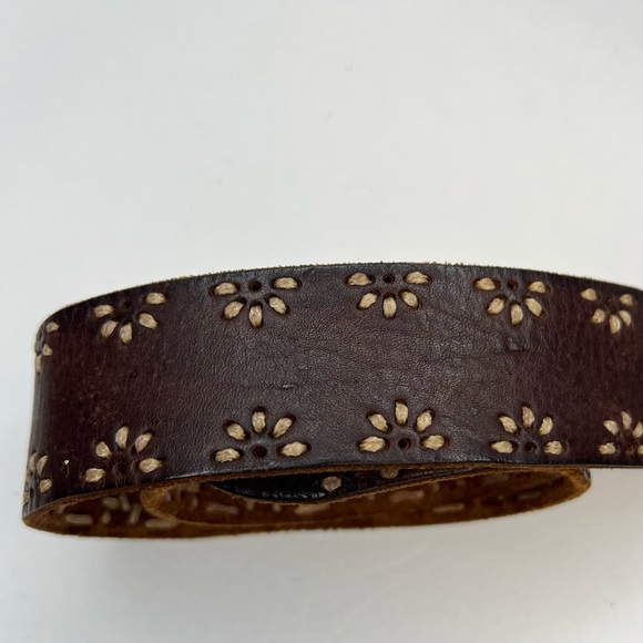 Aeropostale Womens Brown Leather Cinch Belt-40” long x 1.5” tall Sz Medium Super - Picture 5 of 7